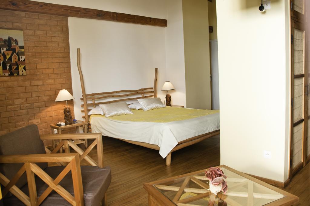 Hotel Restaurant Le Combava Antananarivo Pokoj fotografie